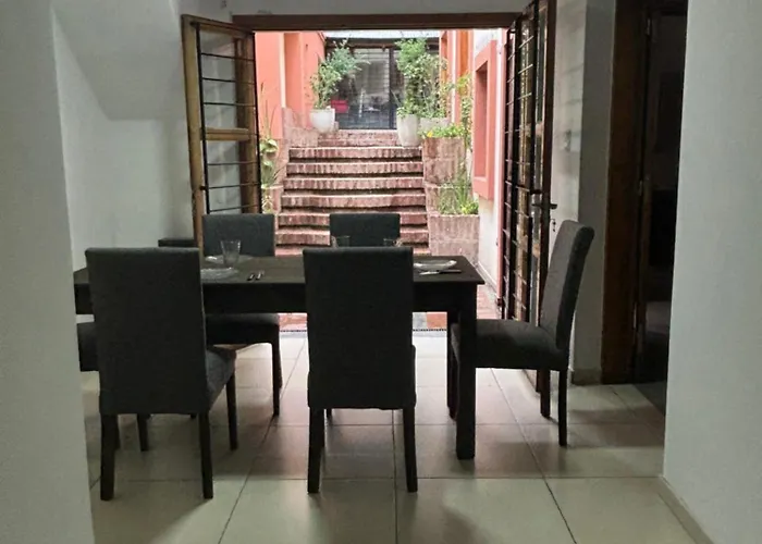 Casa En Nueva Cordoba Con Patio Y Asador